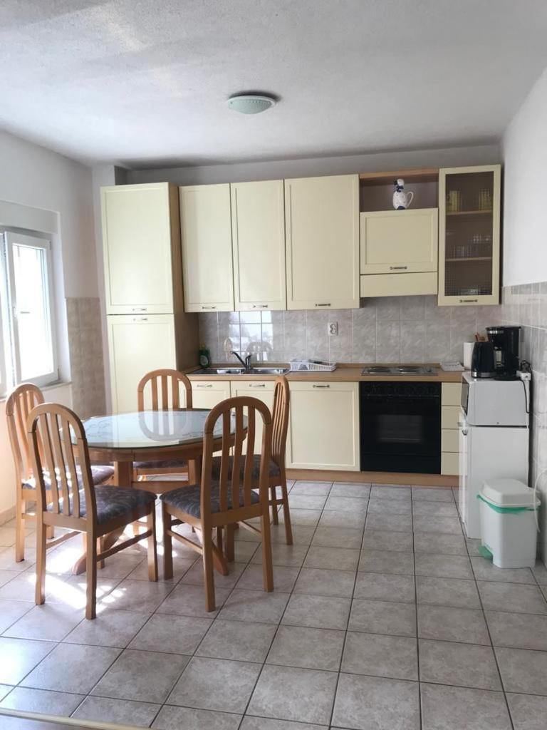 Apartment Sano Podstrana Buitenkant foto