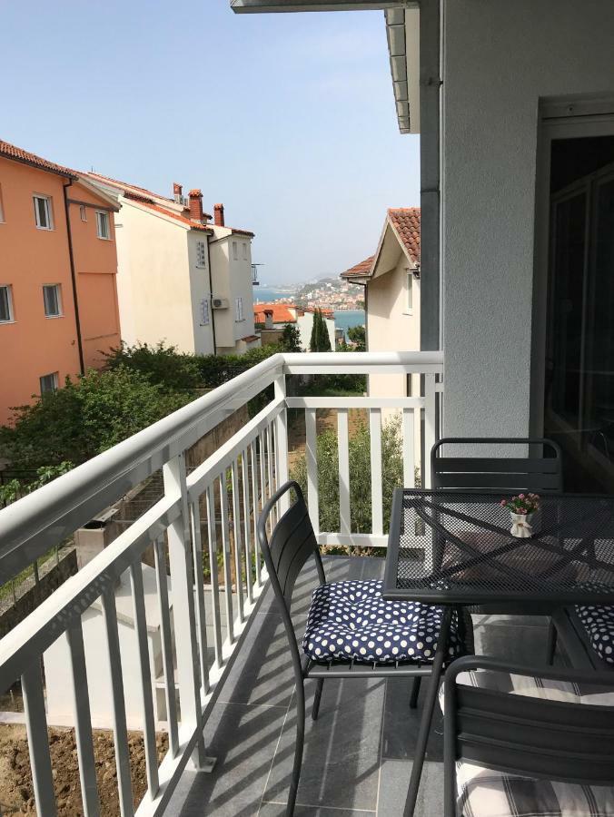 Apartment Sano Podstrana Buitenkant foto