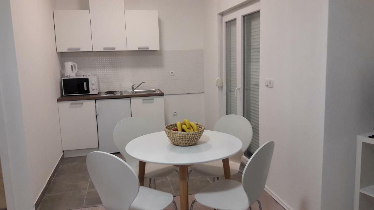 Apartment Sano Podstrana Buitenkant foto